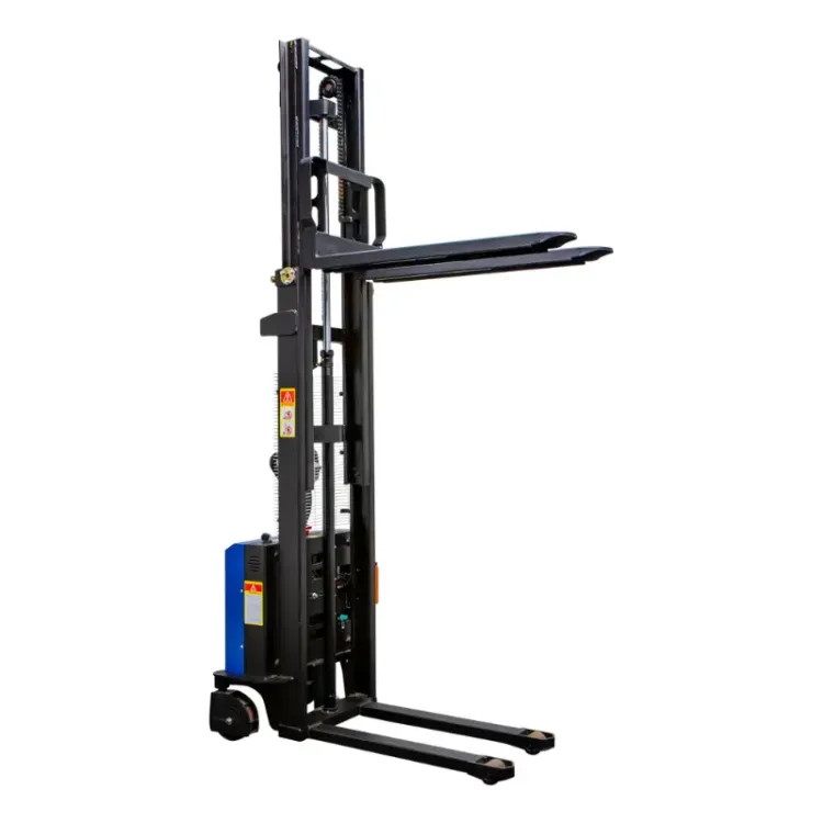 O EMPILHADOR ELECTRICO CAPAC. 1000 KG ELEV. 3000 MM 5 scaled 1.webp