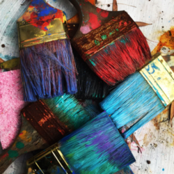 PINTURAS E COLAS