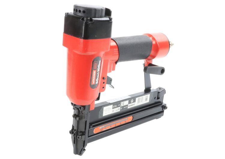 63702 Maquina Pregar Agrafar Pneumatica 50mm 100PSI MADER MADER POWER TOOLS 3996 scaled 1.jpg