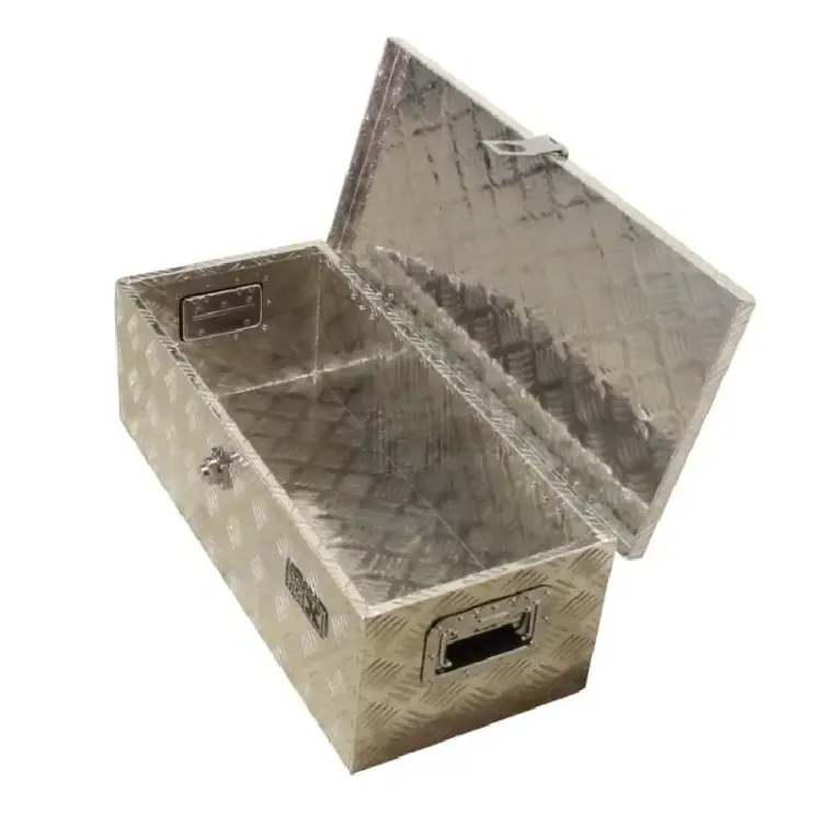 bau-de-ferramentas-em-aluminio-760-x-335-x-245mm-1-scaled-1.webp
